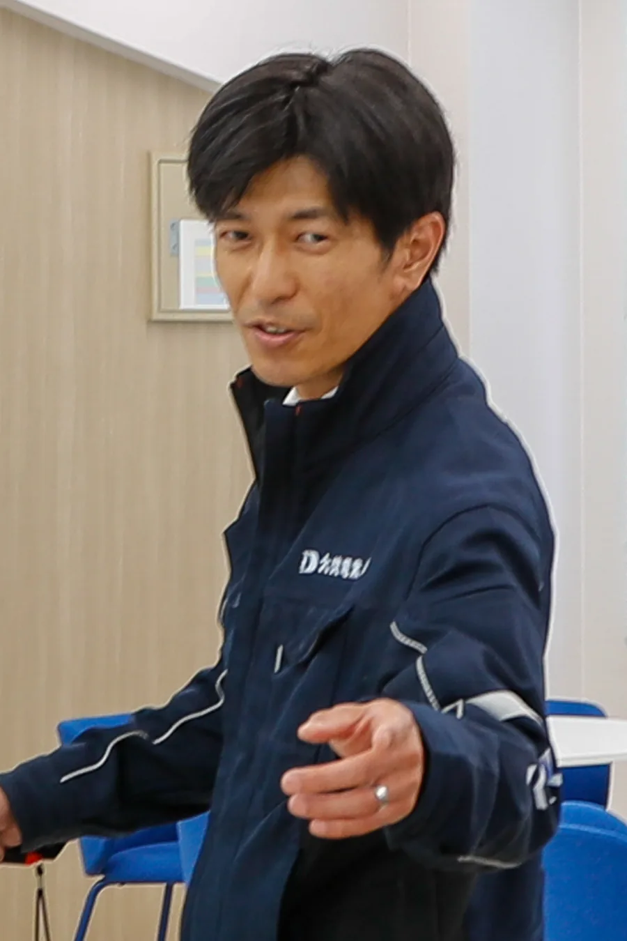 社員
